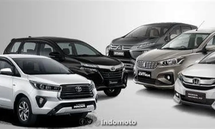 Mobil MPV Favorit Keluarga Mobil keluarga segmen MPV di jalan raya
