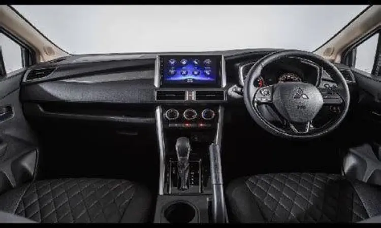 Interior mewah Mitsubishi Xpander dengan soft touch material