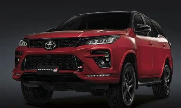 Eksterior Toyota Fortuner Eksterior gagah Toyota Fortuner GR Sport 2024