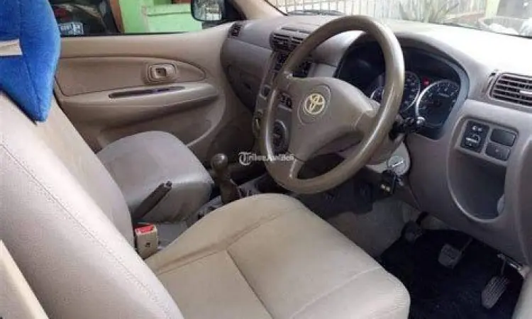 Interior Toyota Avanza bekas yang terawat
