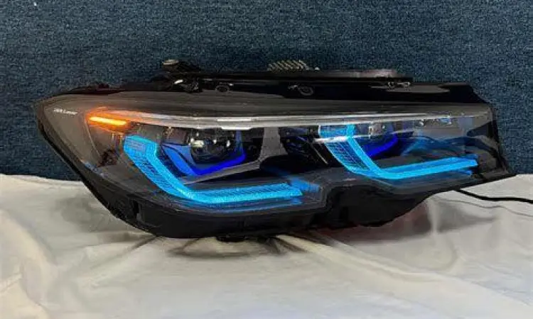 Lampu depan BMW LED dengan aksen biru yang futuristik