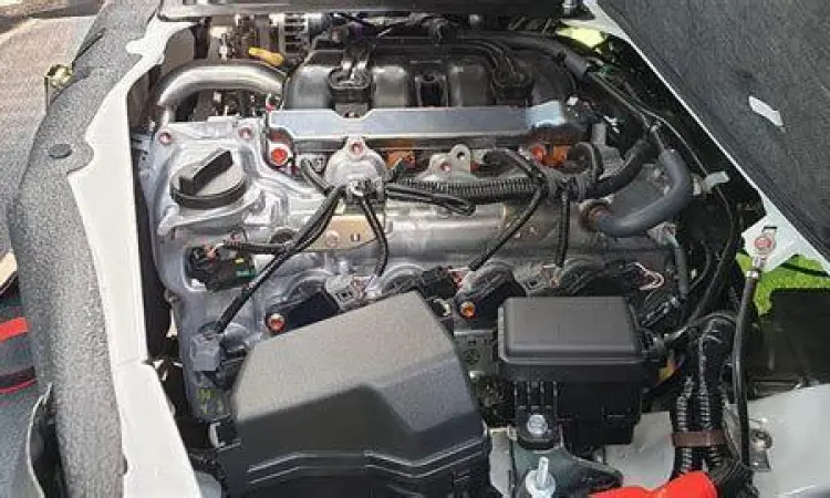 Kondisi mesin Daihatsu Gran Max 1.5L bersih