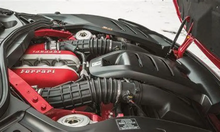 Mesin V12 Ferrari Purosangue yang bertenaga