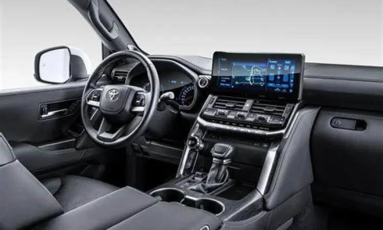 Interior mewah Toyota Land Cruiser 300