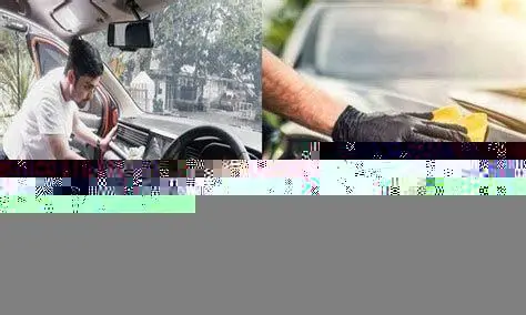 Perawatan Berkala Mekanik sedang mengganti oli mobil