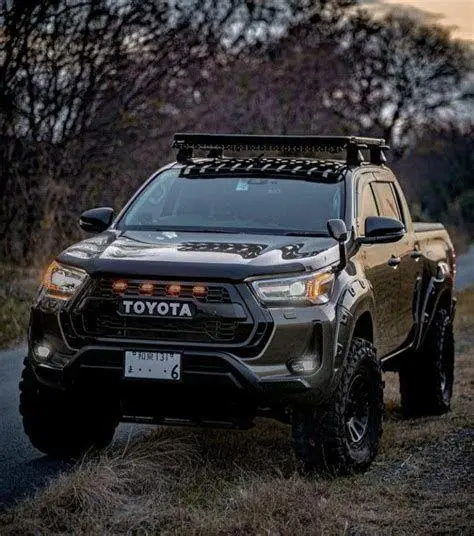 Kemampuan Off-road Hilux Toyota Hilux 4x4 menerjang medan berlumpur