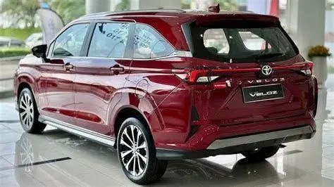 Eksterior Toyota Veloz Terbaru Desain eksterior Toyota Veloz dengan grille trapezoid besar