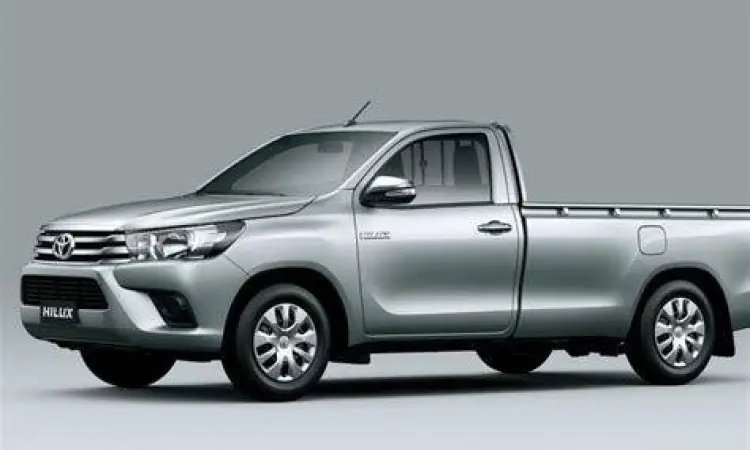 Toyota Hilux Single Cabin putih
