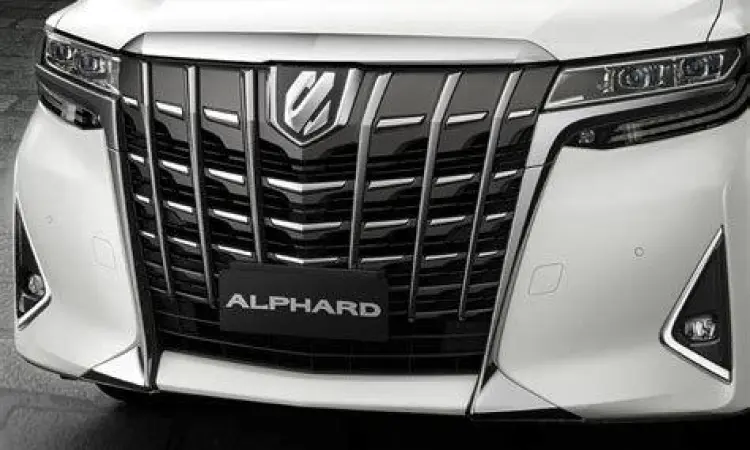 Desain grille depan Toyota Alphard 2022 yang ikonik