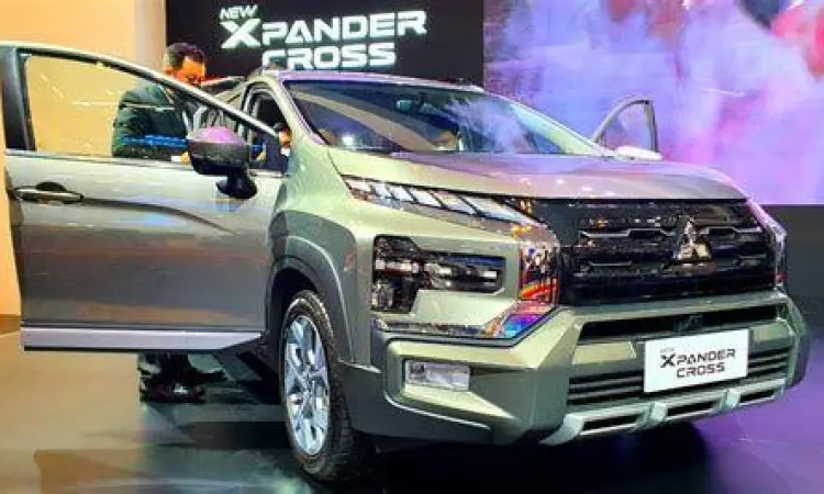Warna Green Bronze Metallic Mitsubishi Xpander Cross