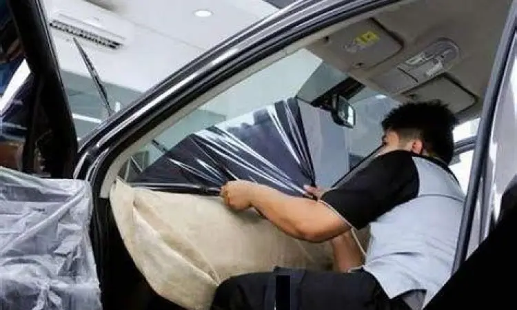 Perlindungan Interior Mobil Interior mobil terlindungi kaca film