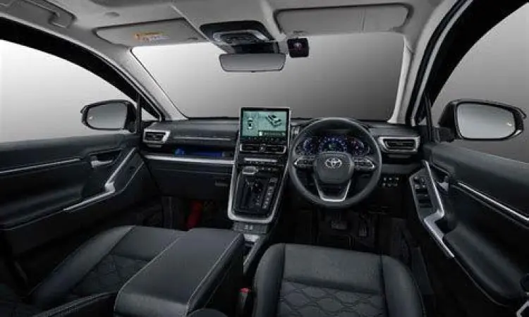 Interior mewah Toyota Kijang Innova Zenix