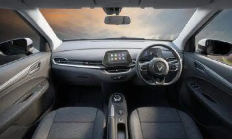 Interior mobil murah dengan fitur modern