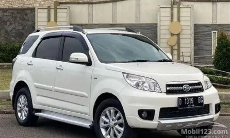 Eksterior Daihatsu Terios bekas warna putih
