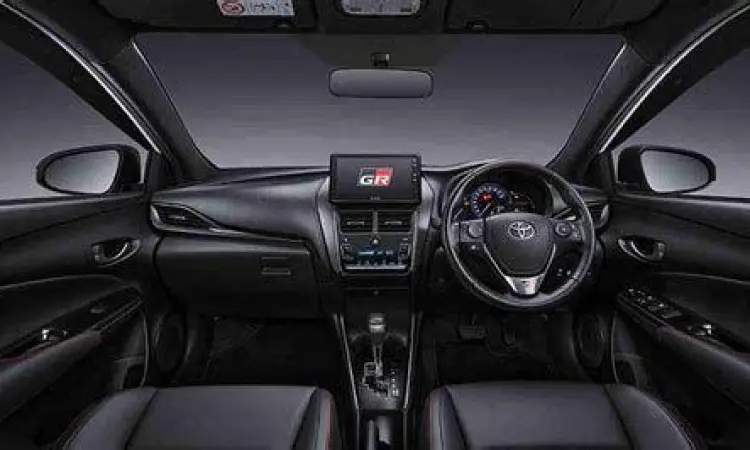 Dashboard Toyota Yaris Terbaru Interior mewah Toyota Yaris dengan head unit 9 inci