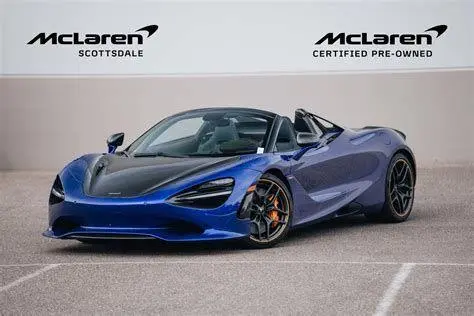 McLaren 750S Spider McLaren 750S Spider di jalanan pesisir