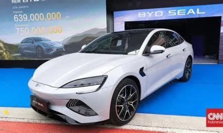 Mobil listrik BYD Seal yang elegan dan futuristik