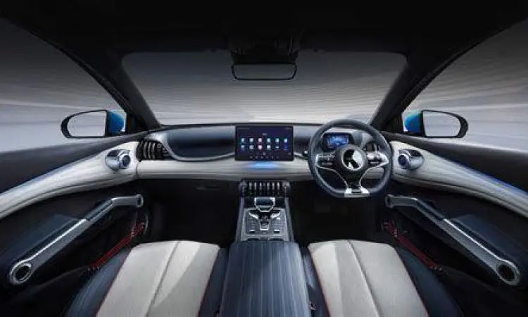 Interior futuristik BYD Atto 3 dengan layar rotasi