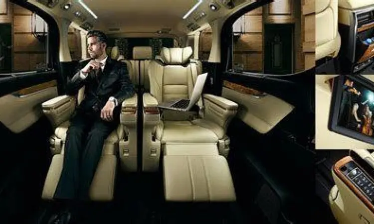 Interior mewah Toyota Alphard Executive Lounge