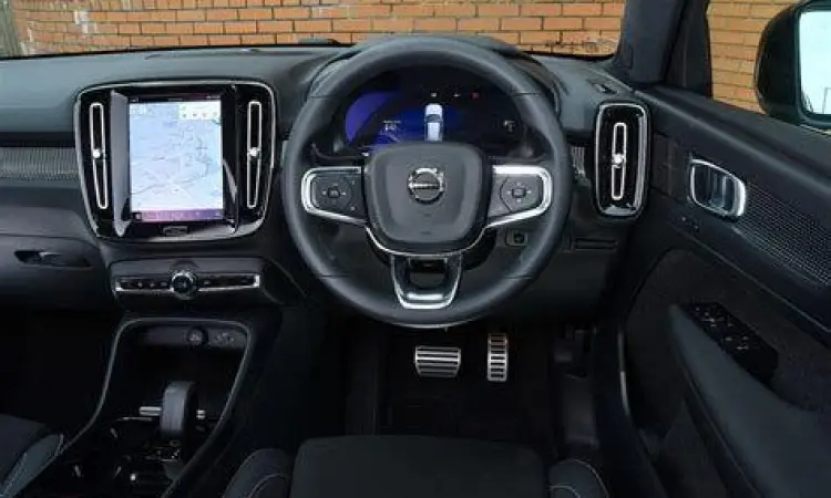 Interior Volvo XC40 Recharge Interior mewah Volvo XC40 Recharge dengan material ramah lingkungan