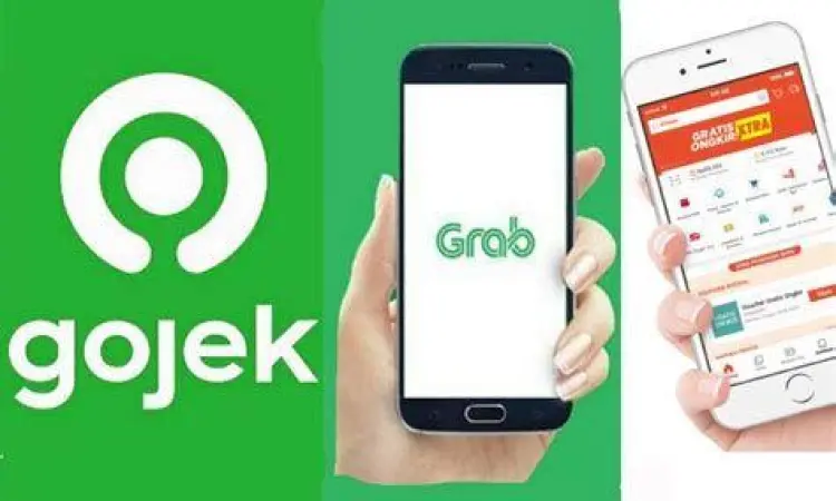 Aplikasi Gojek dan Shopee di layar smartphone