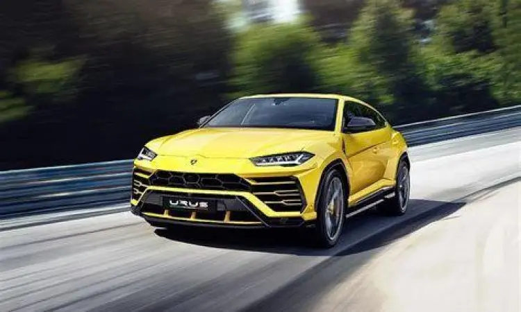 Lamborghini Urus SUV Lamborghini Urus Performante warna kuning