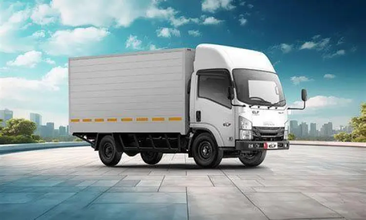 Isuzu Elf NLR Euro 4 varian box logistik