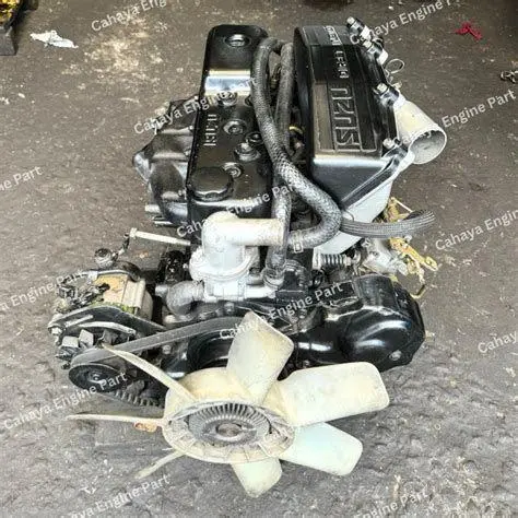 Mesin Isuzu Panther 4JA1 Kondisi mesin Isuzu Panther yang bersih dan terawat