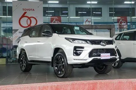 Toyota Fortuner GR Sport Toyota Fortuner 2.8 GR Sport hitam
