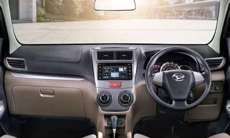 Dashboard dan interior Daihatsu Xenia 2021