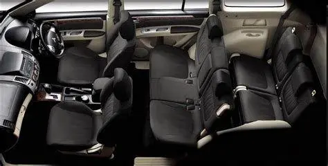 Interior Kendaraan Rental Interior mobil mewah untuk rental premium