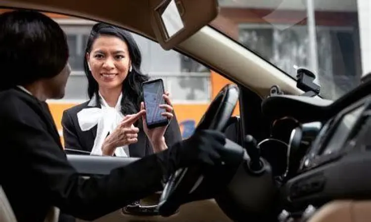 Sopir rental mobil profesional melayani pelanggan