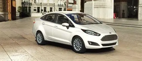 Eksterior Ford Fiesta Ford Fiesta putih tampak depan