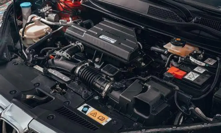 Kompartemen mesin Honda CR-V Turbo yang kompak dan bertenaga