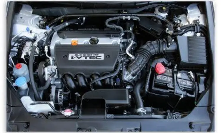 Mesin Honda Mobilio Mesin 1.5L i-VTEC Honda yang bertenaga