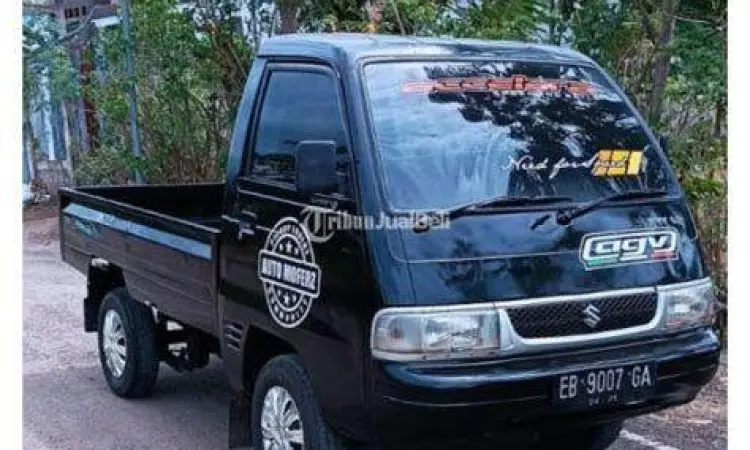 Tampilan luar Suzuki Carry Pick Up tahun 2015 yang masih orisinal