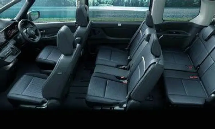 Interior Mewah Nissan Serena Interior Nissan Serena dengan captain seat yang mewah