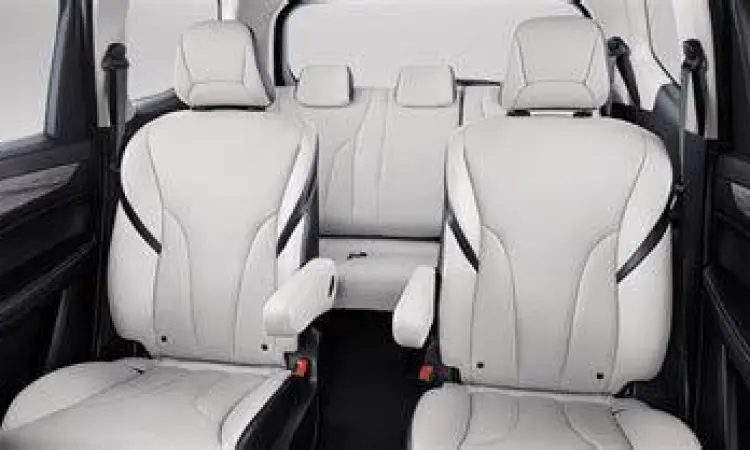 Interior Wuling Confero S Interior Wuling Confero S dengan kursi captain seat