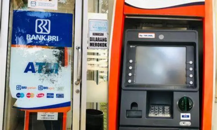 Layanan ATM BRI 24 Jam Proses transfer di mesin ATM BRI