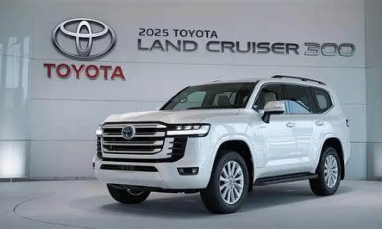 Land Cruiser 300 sedang melewati medan berlumpur