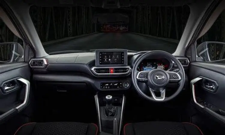 Interior mewah Daihatsu Rocky dengan layar digital