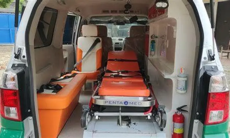Interior Ambulance APV Deluxe Interior ambulans suzuki apv tipe deluxe