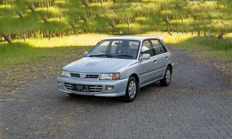 Toyota Starlet Murah Mobil Toyota Starlet bekas sebagai pilihan budget 30 juta