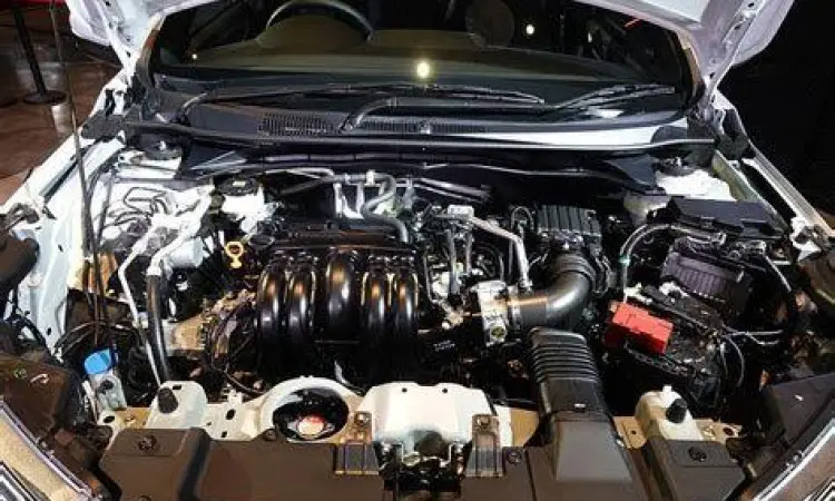 Kondisi mesin Honda BR-V bekas yang bersih