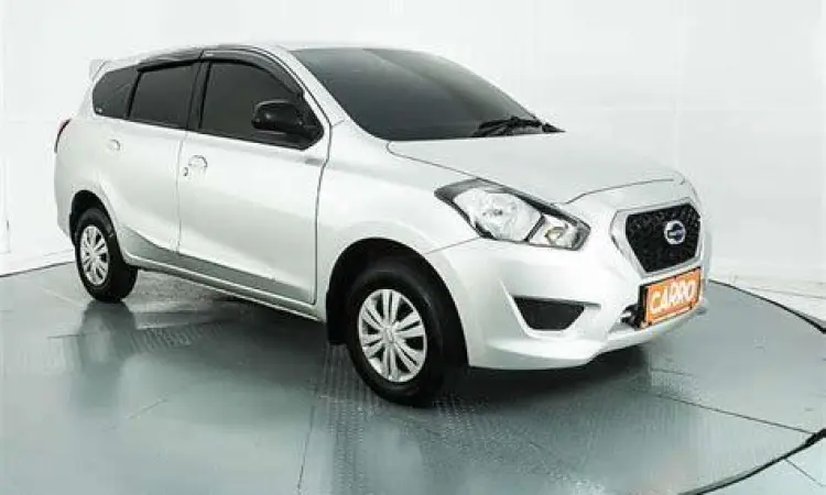 Eksterior Datsun GO Panca Datsun GO Panca warna silver tampak samping