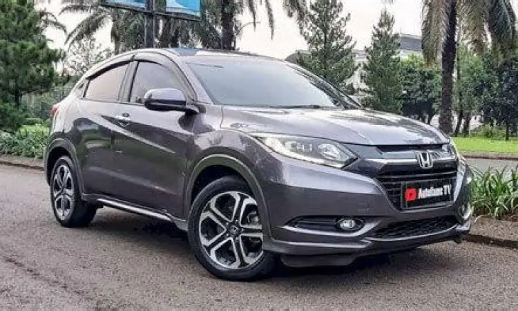 Fitur panoramic sunroof pada Honda HR-V Prestige 2018