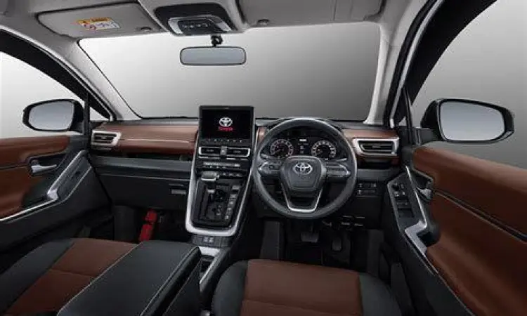 Interior Toyota Kijang Innova Zenix Hybrid yang mewah