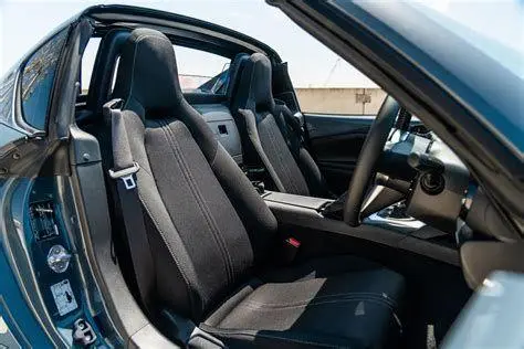 Interior Mazda MX-5 RF Kabin interior Mazda MX-5 yang mewah dan ergonomis