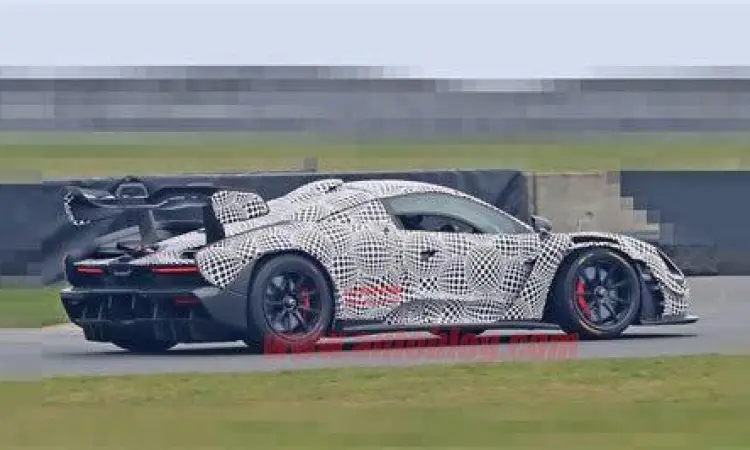 McLaren Senna GTR on Track McLaren Senna GTR sedang diuji di lintasan balap