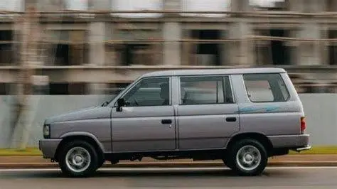 Tampilan Isuzu Panther Kotak Isuzu Panther Kotak varian Hi Grade